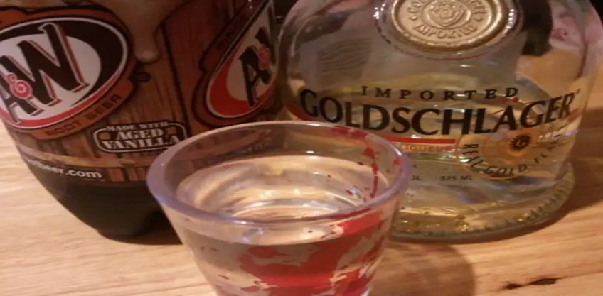 Drinking Goldschläger with some coke or ginger ale
