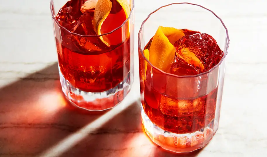 Mixing Campari with ginger ale