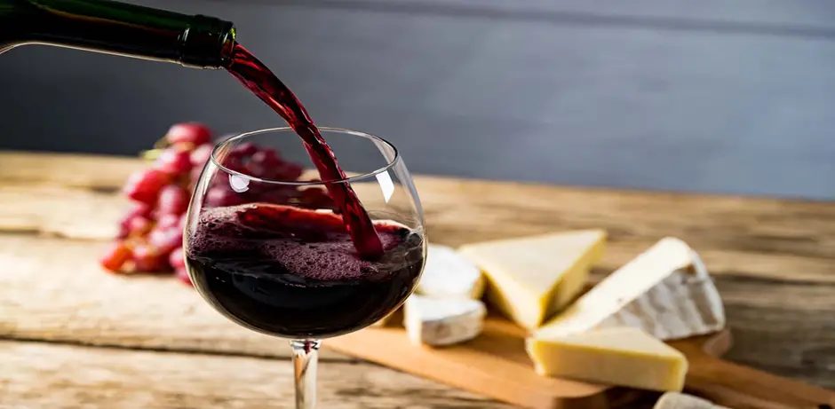 Pairing Merlot with a light snack such as cheese or crackers