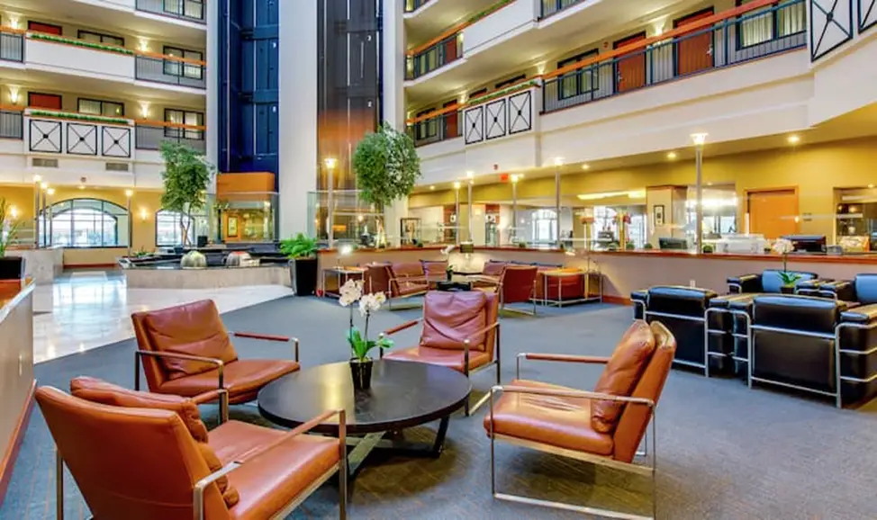 1. Embassy Suites by Hilton Louisville East [3Star Hotel]